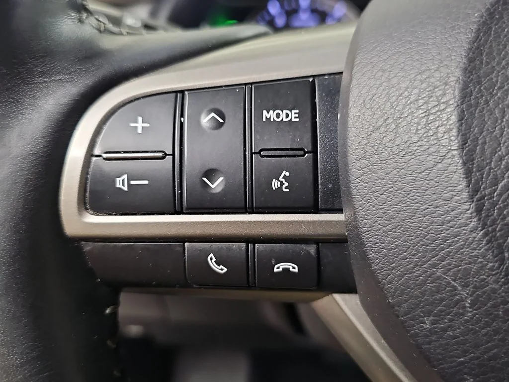 Used 2018 Red Lexus 350 image 20