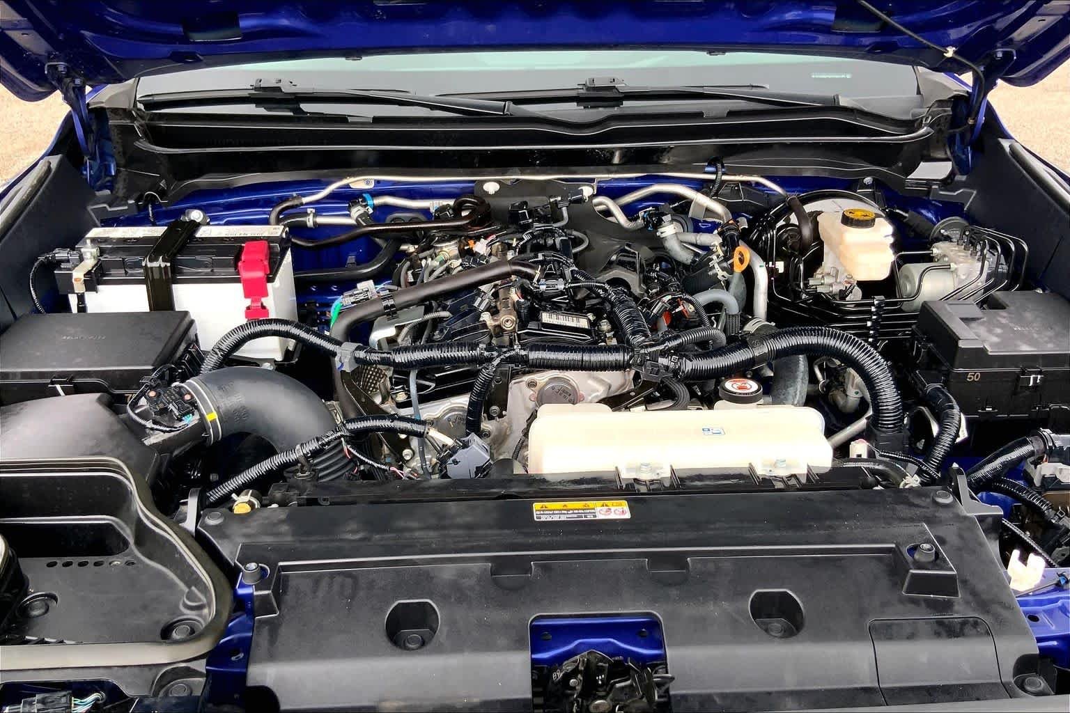 Used 2024 Blue Crush Metallic Toyota SR5 image 31