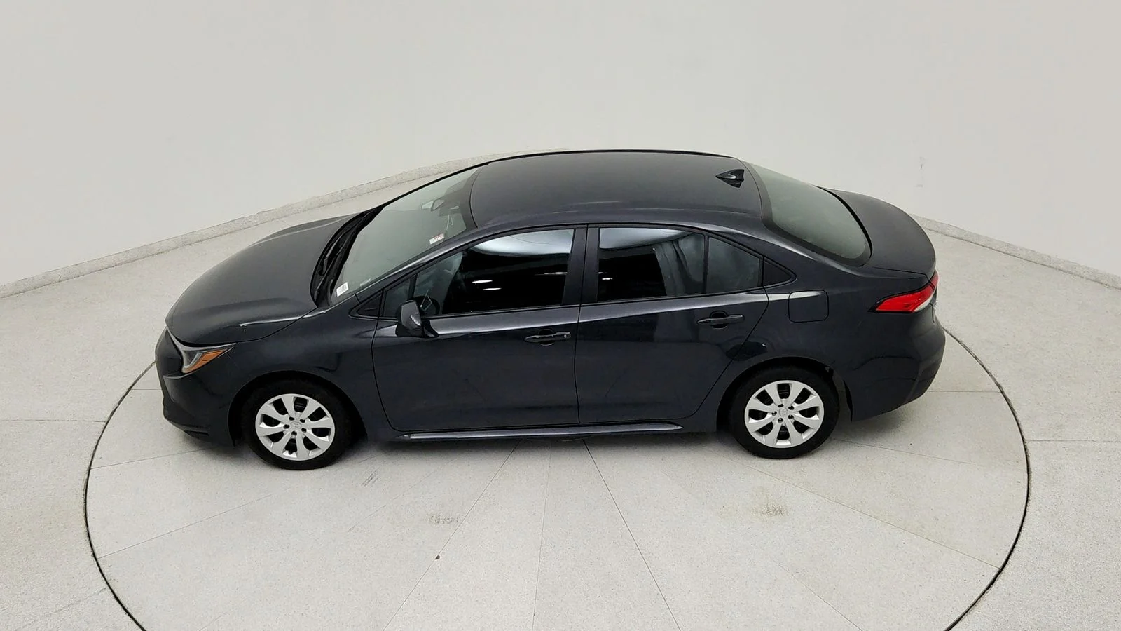 Used 2025  Toyota LE image 17