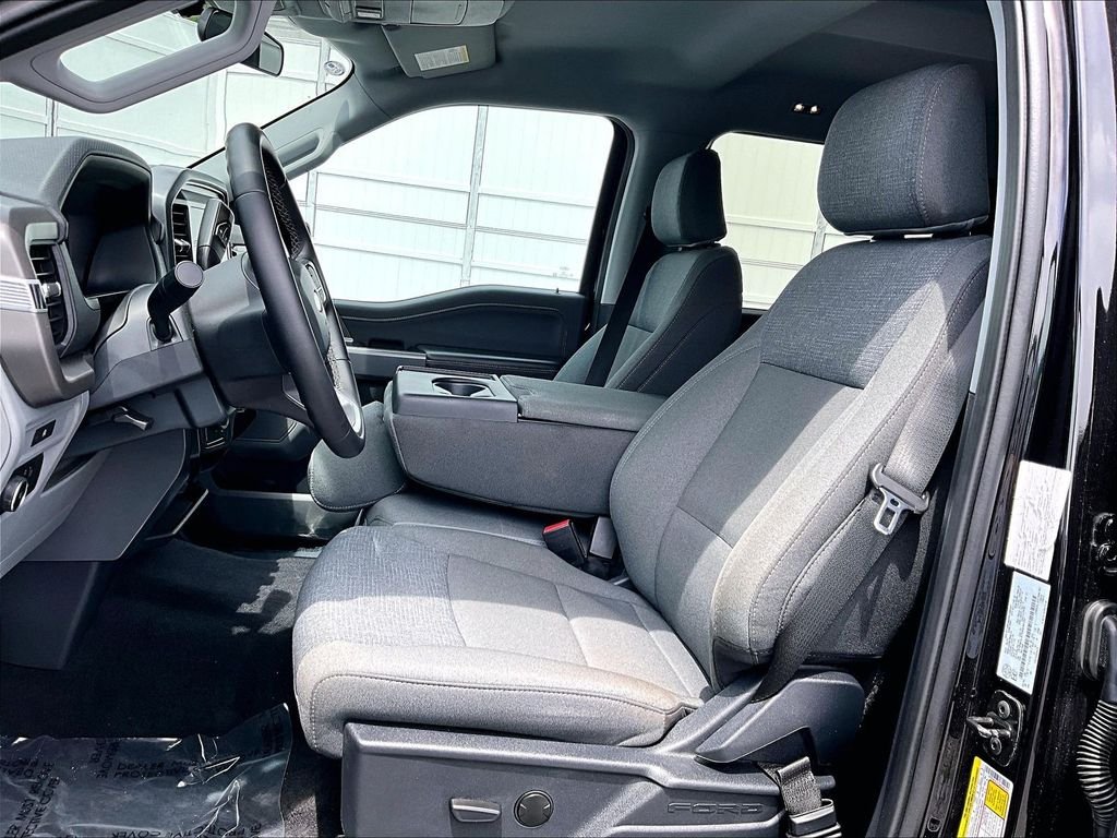 Used 2025 Black Ford XLT image 10