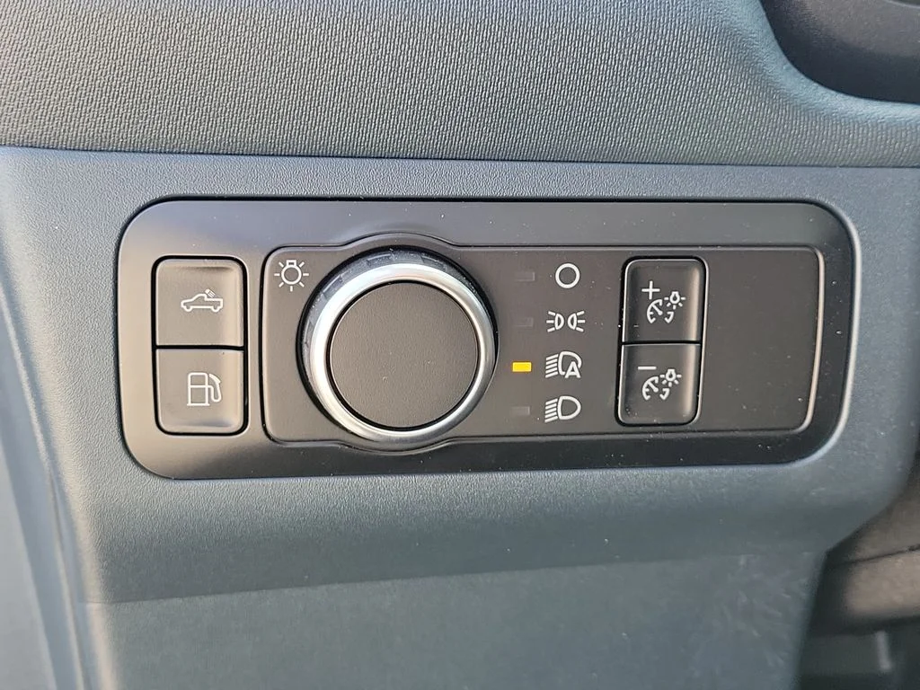 New 2026 Oxford White Ford XL image 27