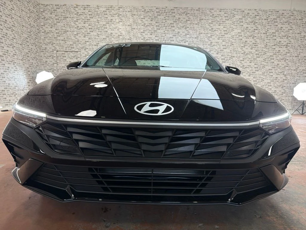 New 2026 Abyss Black Hyundai SEL Sport image 2