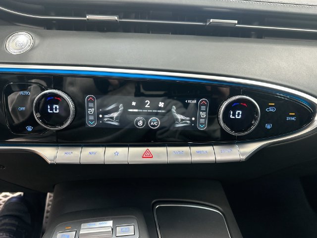 Used 2025 White Genesis 3.5T Sport image 18