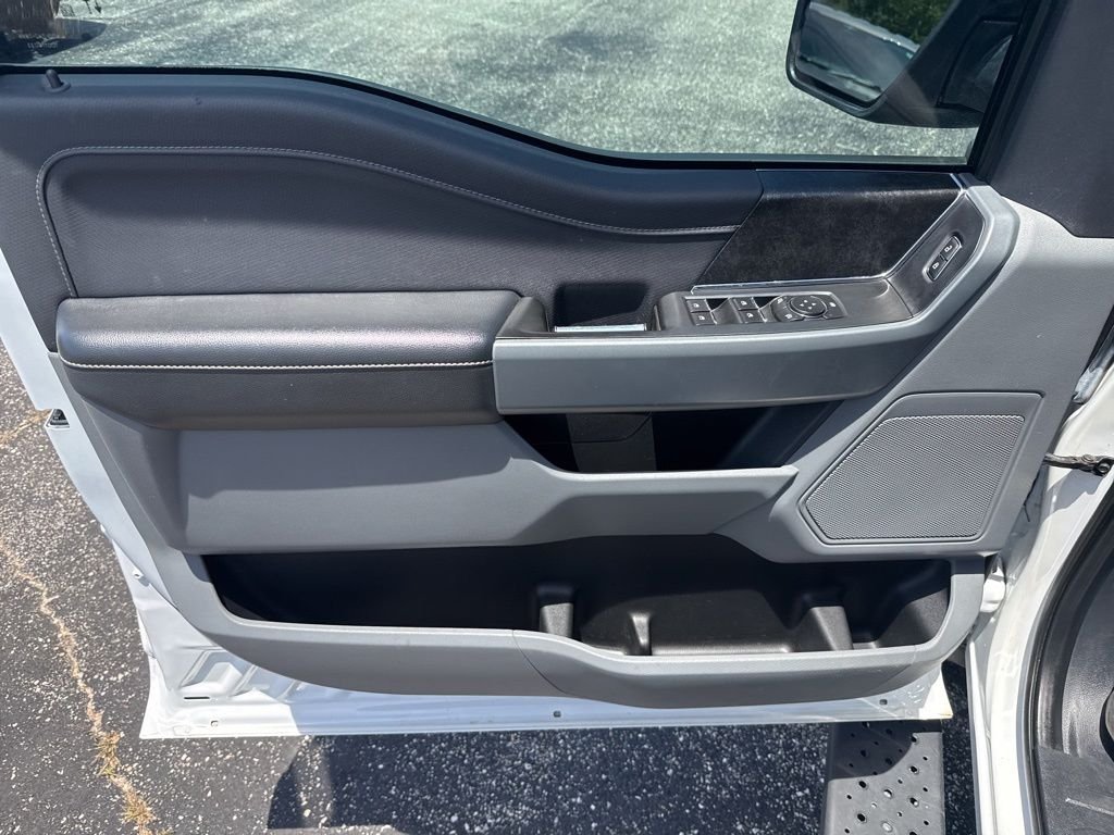 Used 2022 White Ford XLT image 29
