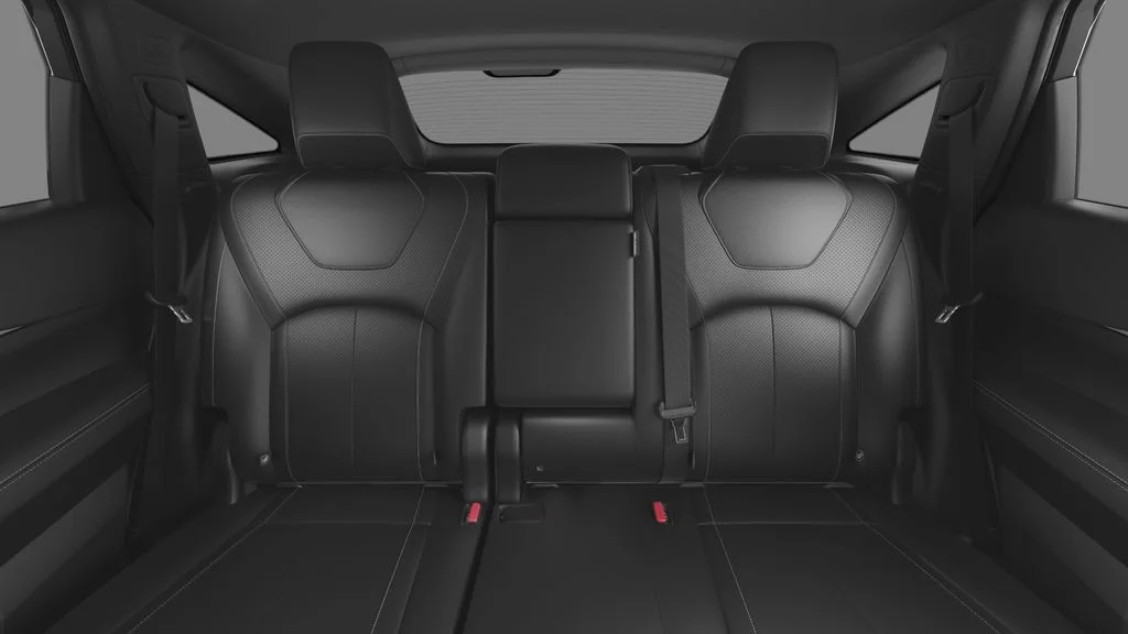 New 2027 2T RAD WHT INFINITI Sport AWD image 3