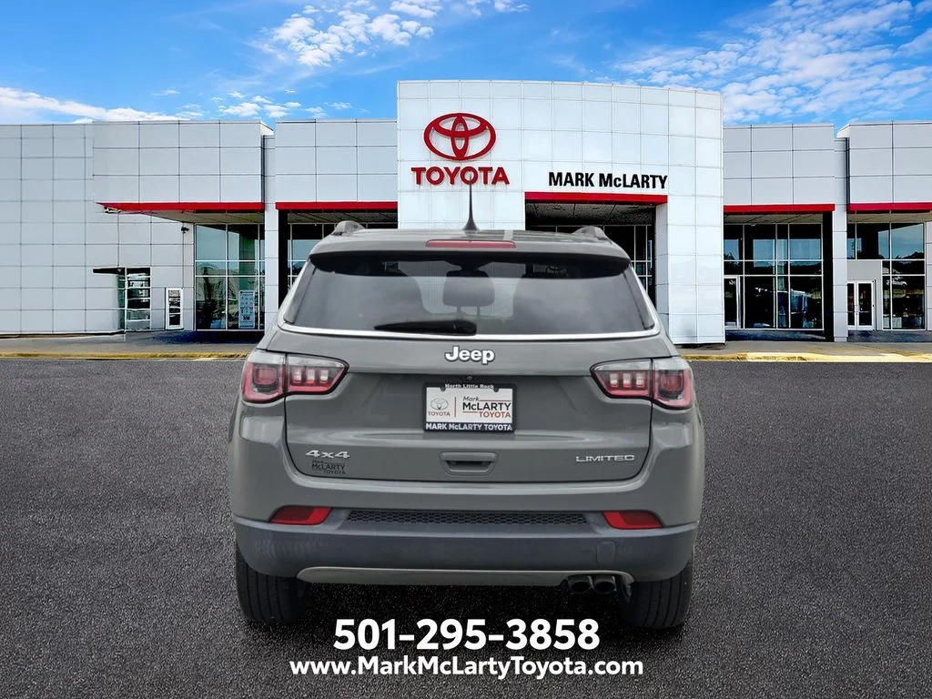 Used 2020 Gray Jeep Limited image 4