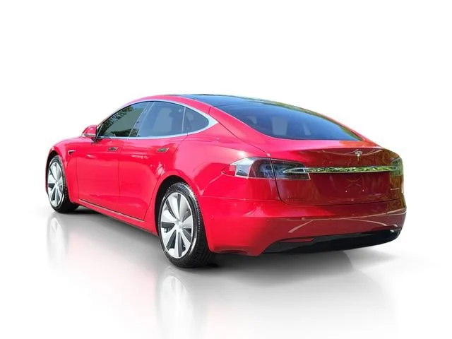 Used 2021 Red Tesla Long Range Plus image 3