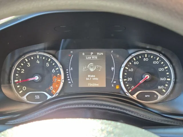 Used 2018 Gray Jeep Sport image 32