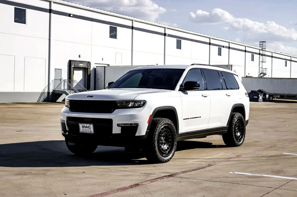 New 2025 White Jeep Limited image 6