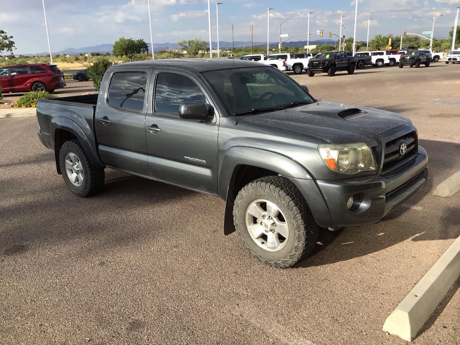 Used 2009 Magnetic Gray Metallic Toyota PreRunner image 9