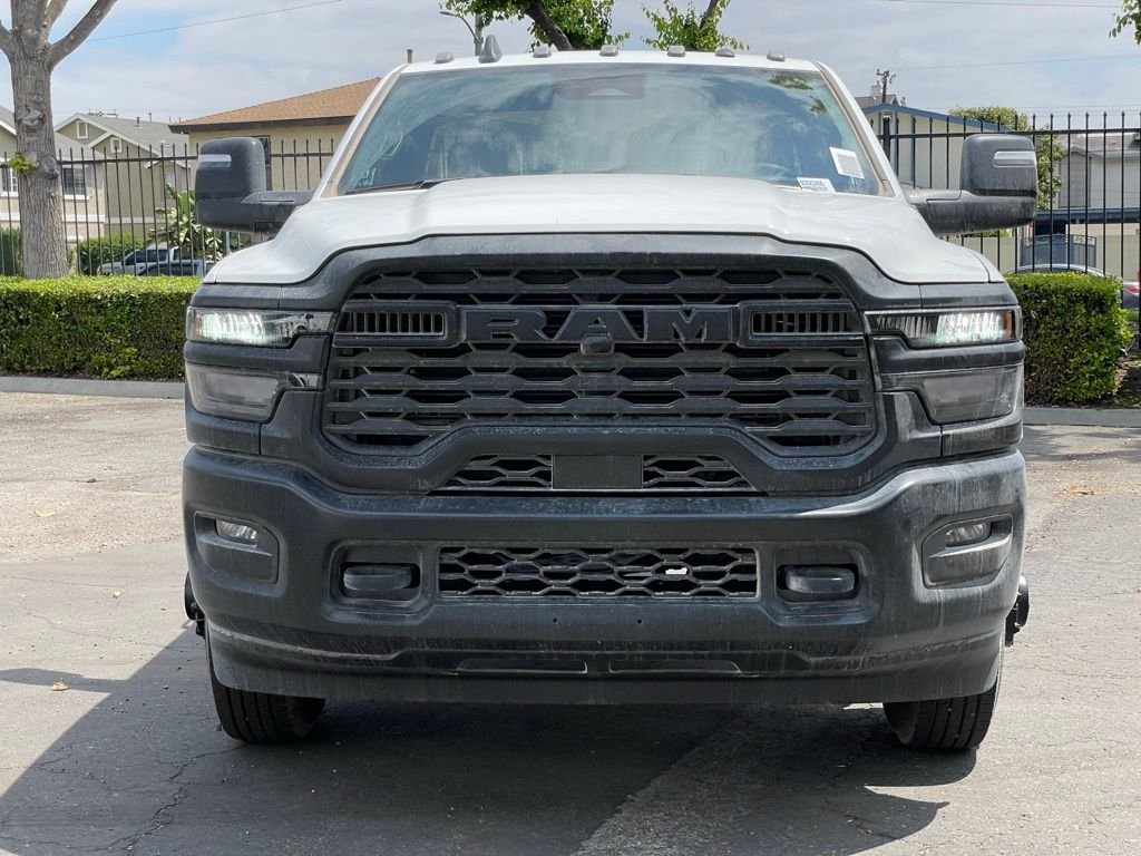 2025 RAM 3500 Chassis Tradesman - Photo 9