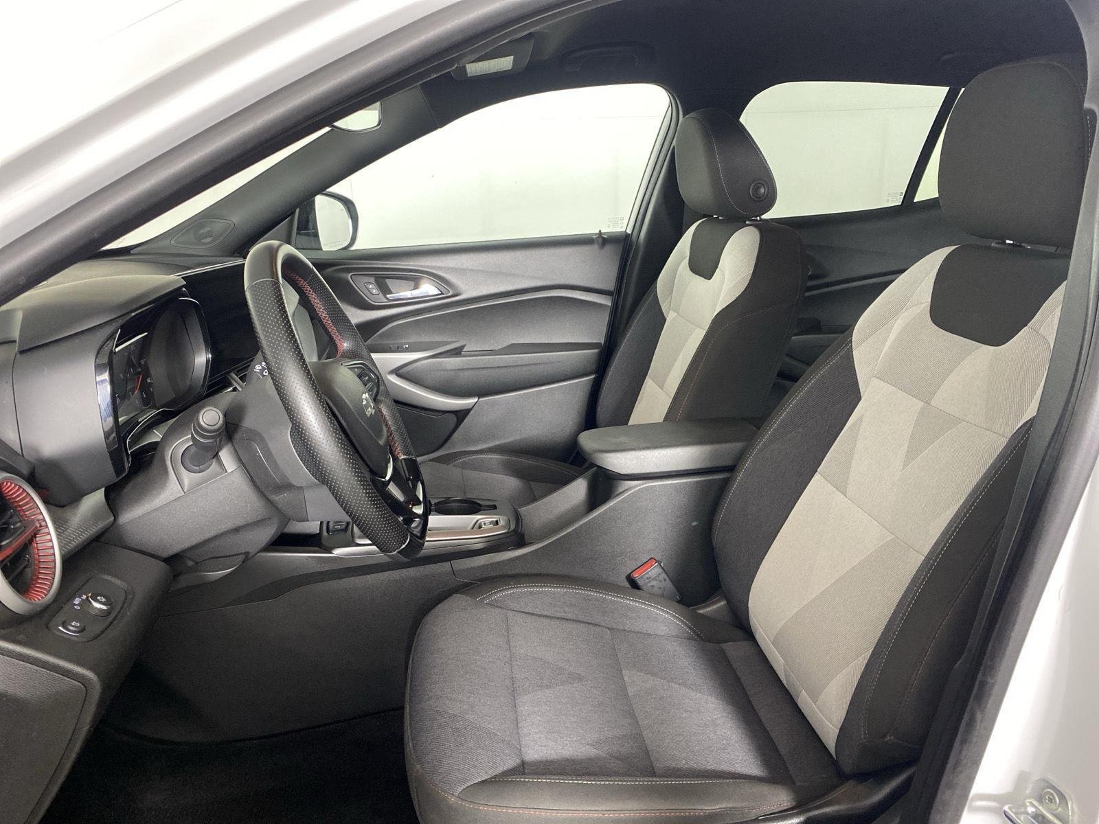 Used 2024 Summit White Chevrolet 1RS image 10