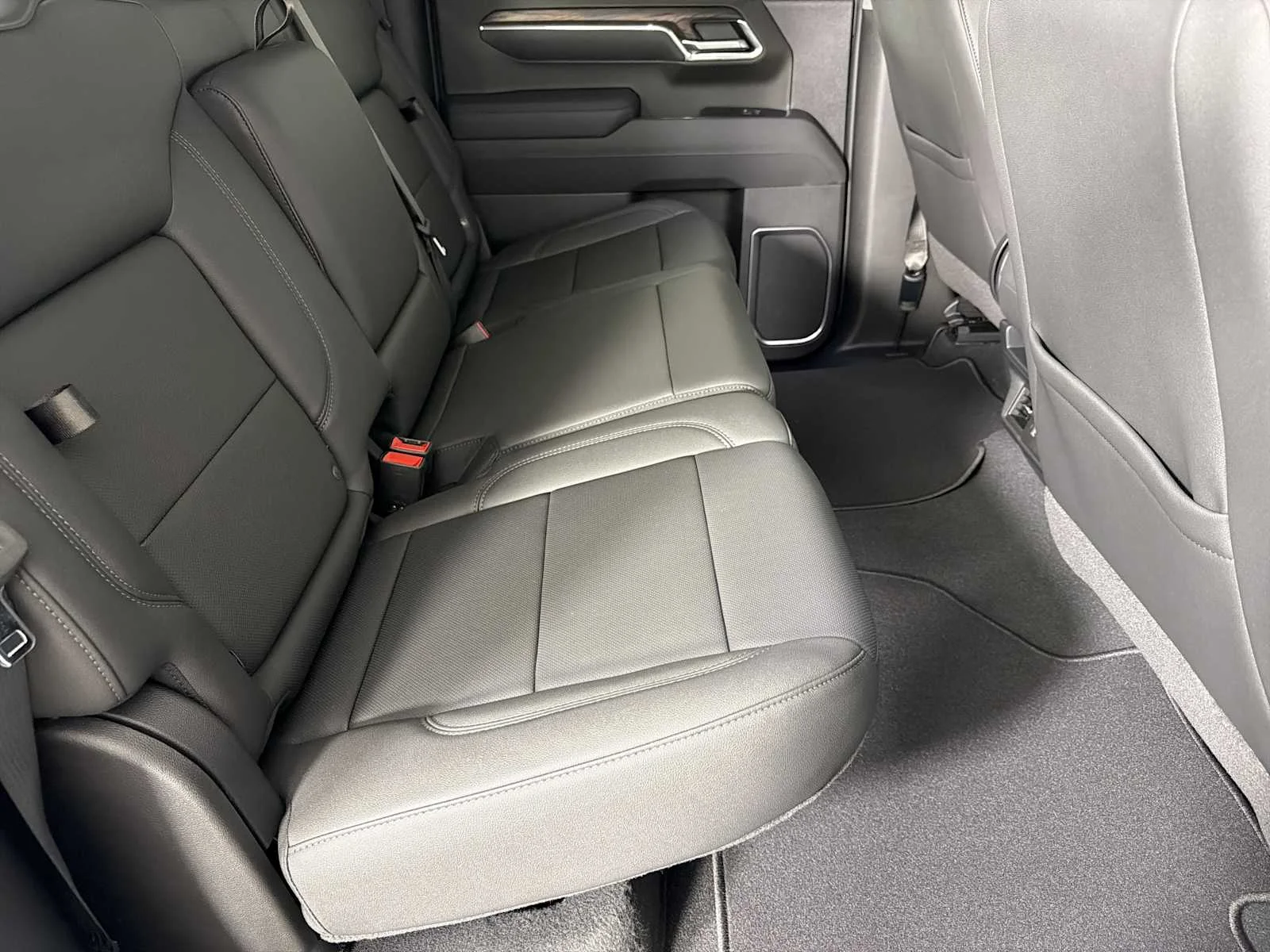 New 2026 Glacier White Tricoat GMC SLT image 13