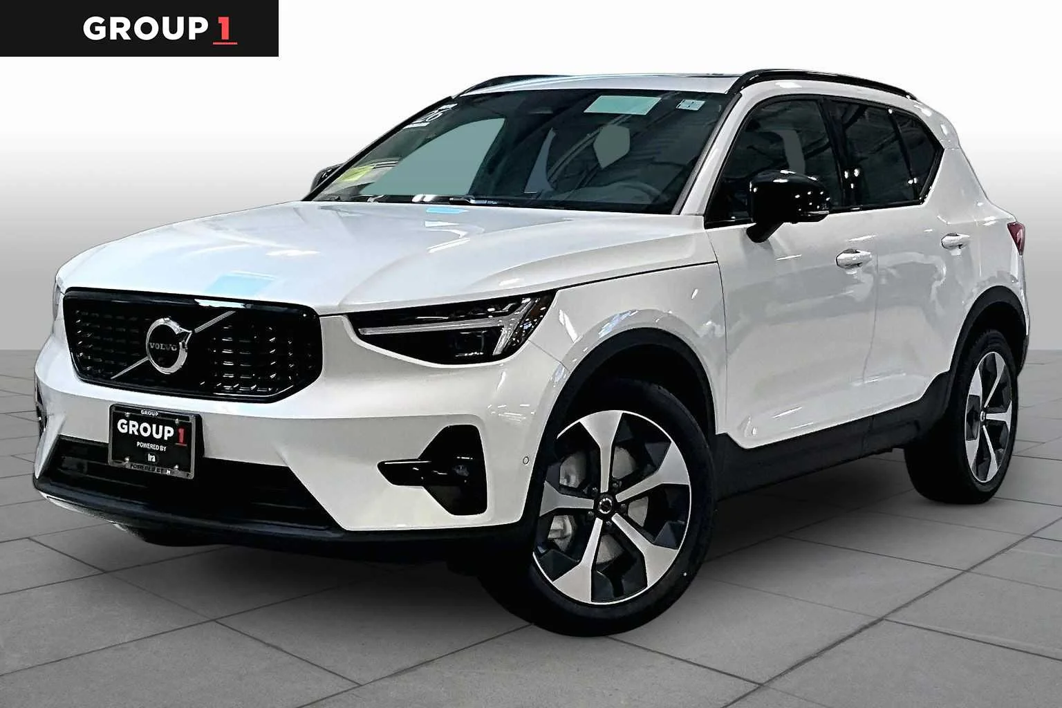 2026 Volvo XC40 B5 Plus Dark AWD's photo