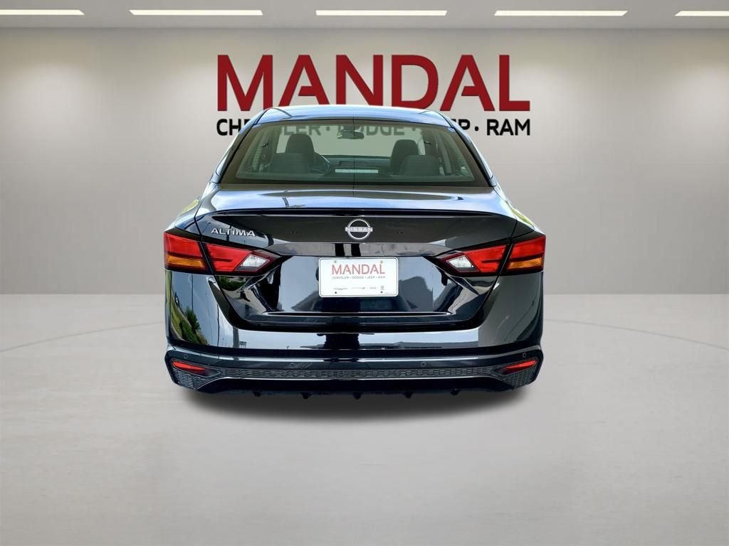 Used 2023 Black Nissan 2.5 S image 7