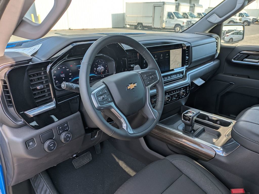 2025 Chevrolet Silverado 1500 LT - Photo 31