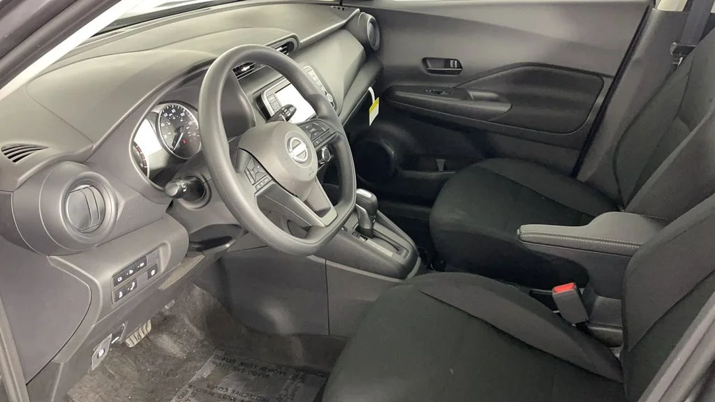 2025 Nissan KICKS PLAY Base - Photo 11