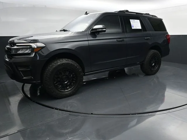 Used 2024 Gray Ford Limited image 3