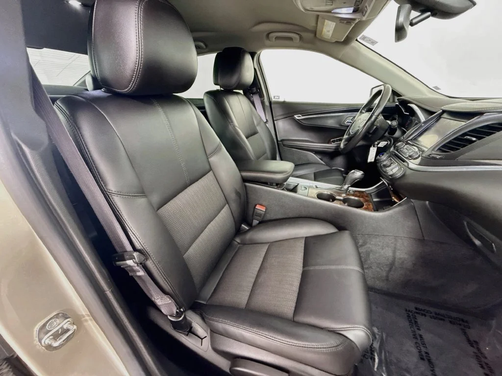Used 2014 Gold Chevrolet LT image 27