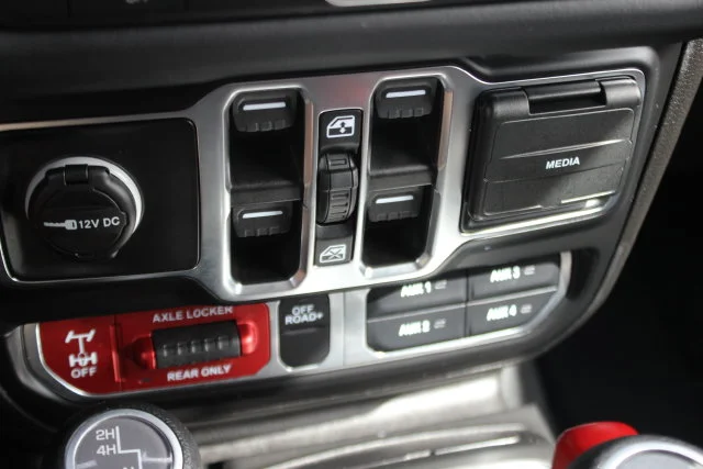 Used 2026 Green Jeep Mojave image 8