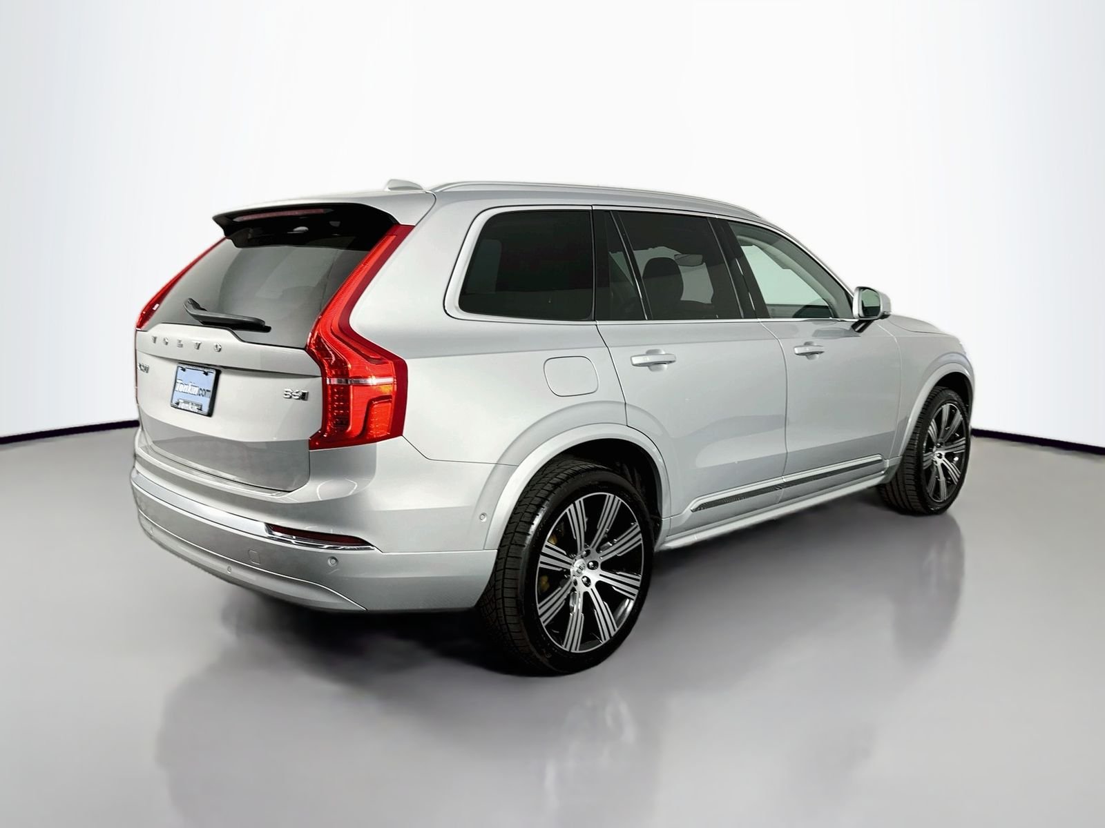 Used 2023 Silver Volvo Ultimate image 7