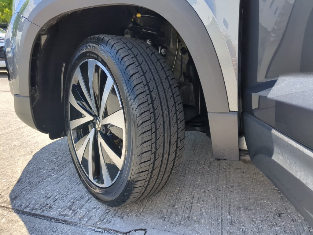 Certified Used 2023 Gray Volkswagen 1.5T SE image 35