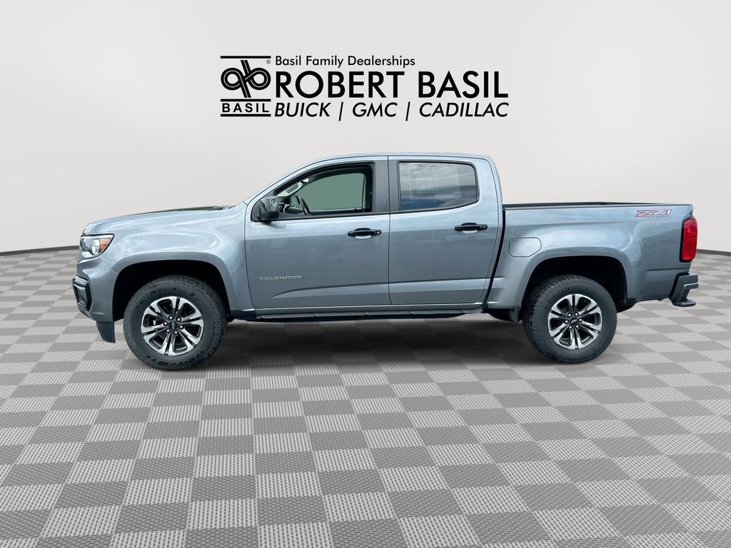Used 2022 Gray Chevrolet Z71 image 5
