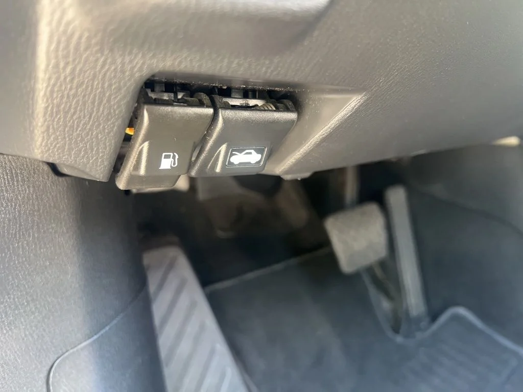 Used 2014 Blue Mazda i Grand Touring image 34
