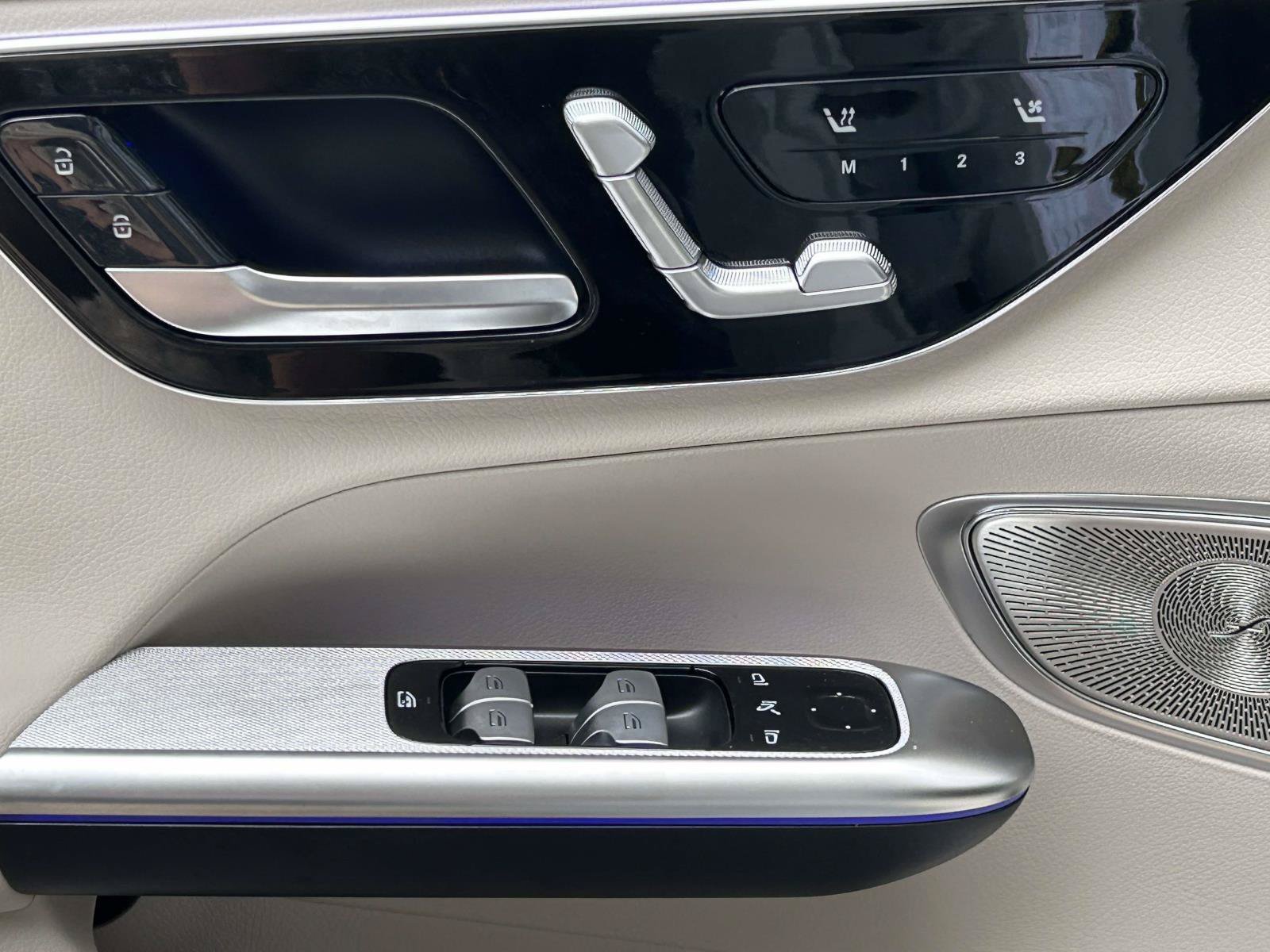 New 2027 MANUFAKTUR Alpine Grey Mercedes-Benz GLC 300 SUV image 18