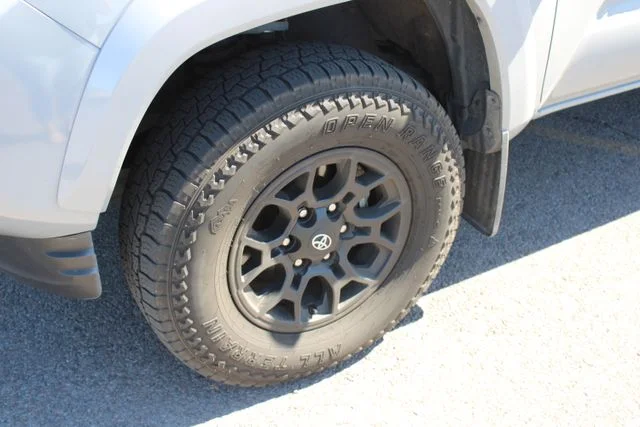 Used 2019 Silver Toyota SR5 image 11