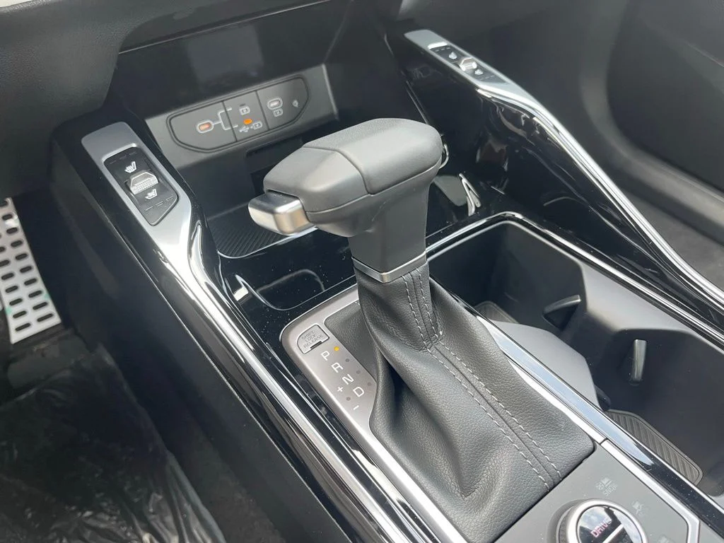 New 2026 White Kia X-Line SX Prestige image 10