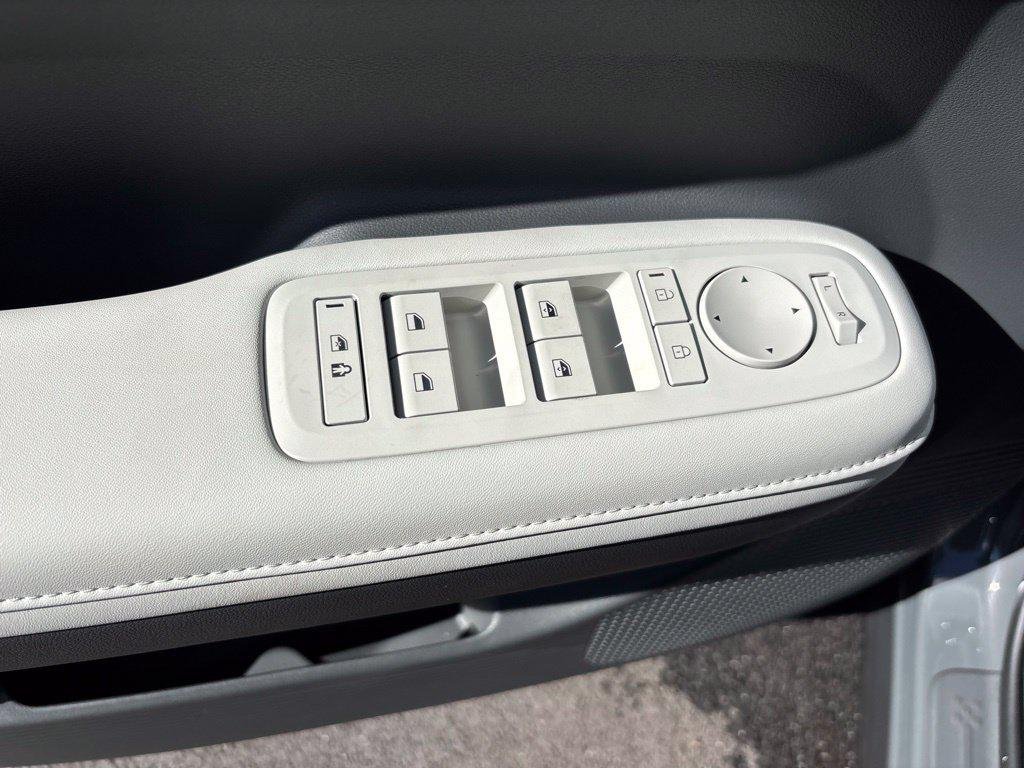 New 2027 Gray Hyundai SEL AWD image 12