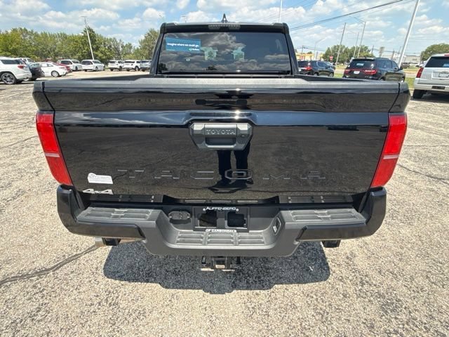 2025 Toyota Tacoma SR5 - Photo 4
