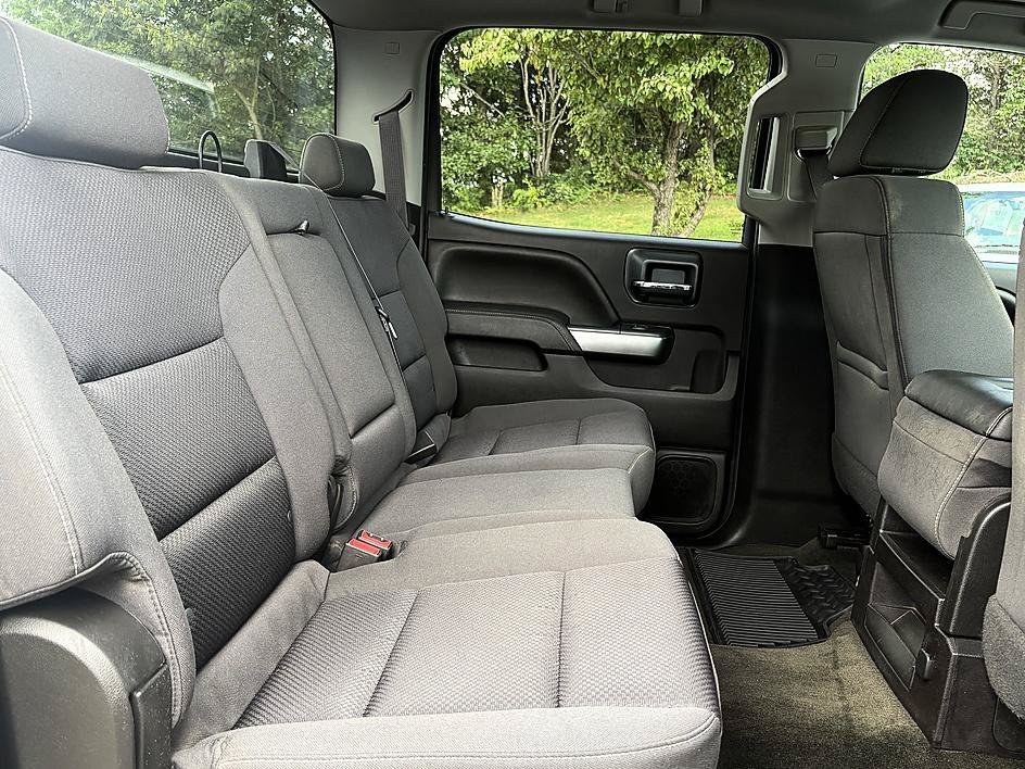 Used 2016 Silver Ice Metallic Chevrolet LT image 12