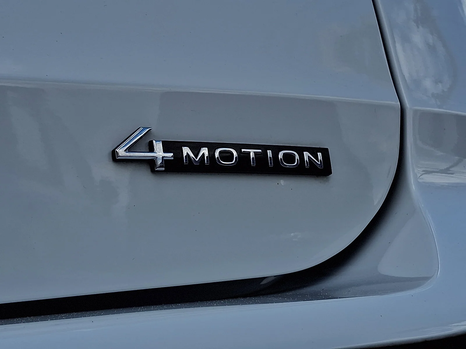 Used 2025 Pure White   0Q0q Volkswagen SE image 29