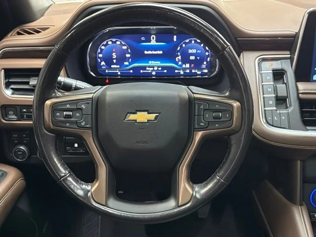 Used 2022 Iridescent Pearl Tricoat Chevrolet High Country image 19