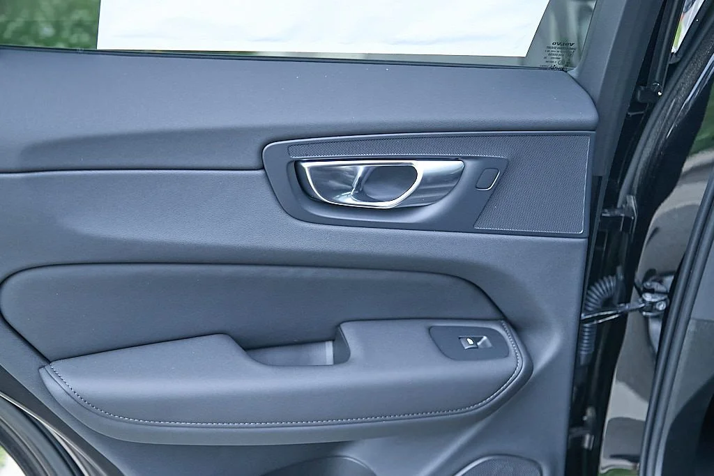 New 2026 Onyx Black Volvo Plus image 19