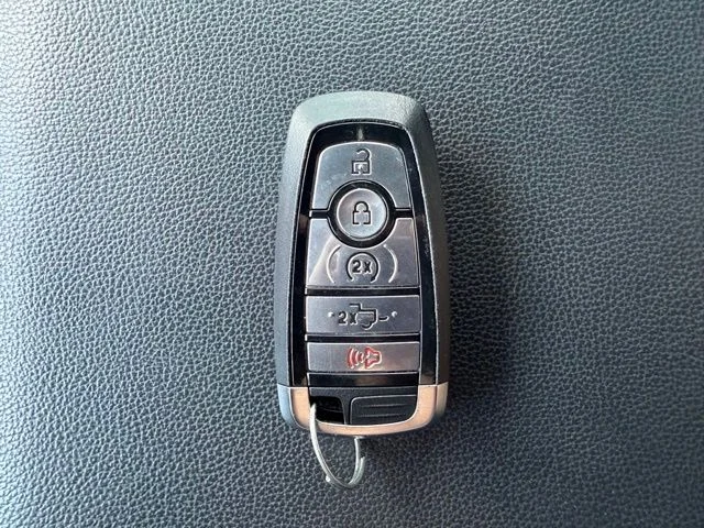 Used 2023 Black Ford XLT image 28