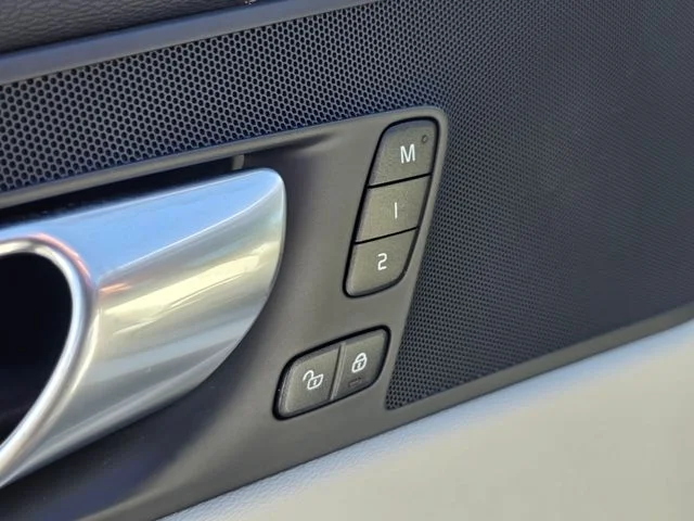 2023 Volvo XC60 Plus - Photo 25
