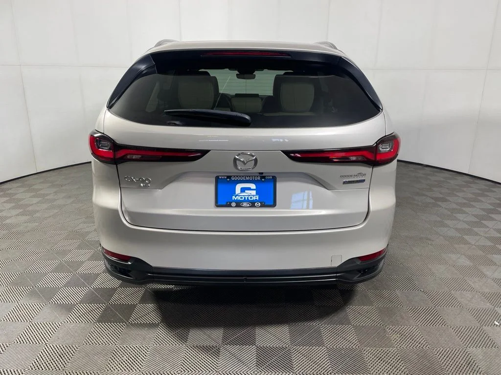 Used 2024 Silver Mazda Preferred image 6
