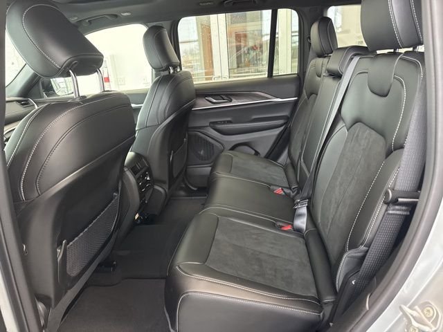 New 2026 Silver Zynith Exterior Paint Jeep Altitude image 14