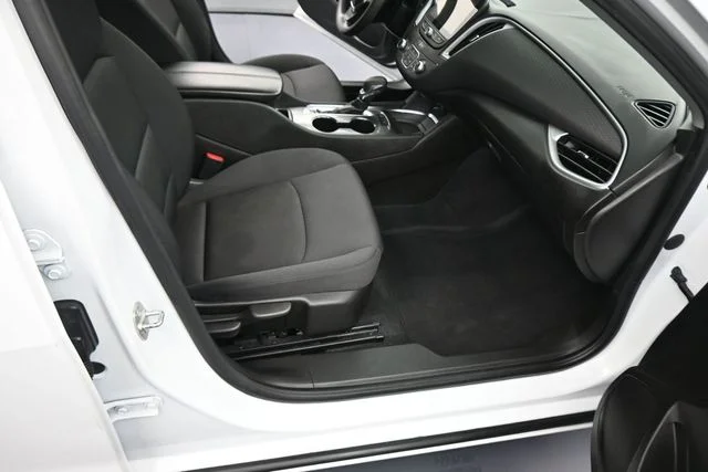 Used 2024 White Chevrolet LT image 14