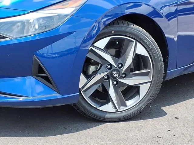 Used 2023 Blue Hyundai SEL image 6
