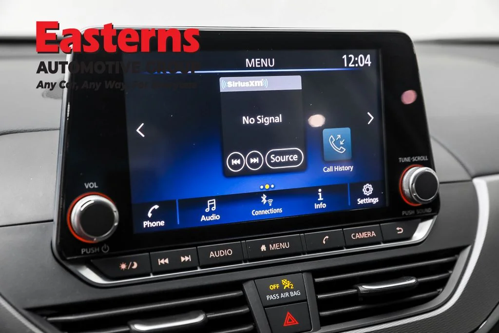 Used 2024 Silver Nissan 2.5 SR image 19