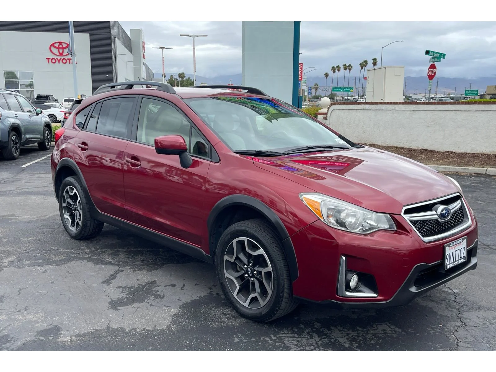 Used 2017 VENETIAN RED PEAR Subaru Premium image 8