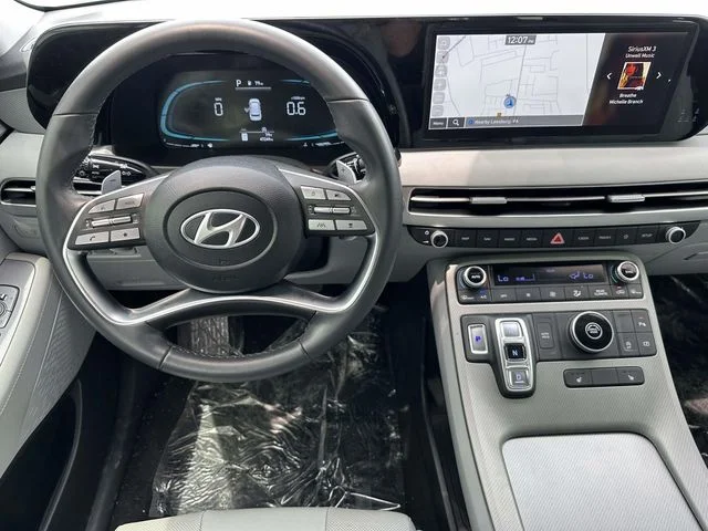 Used 2023 White Hyundai SEL image 17