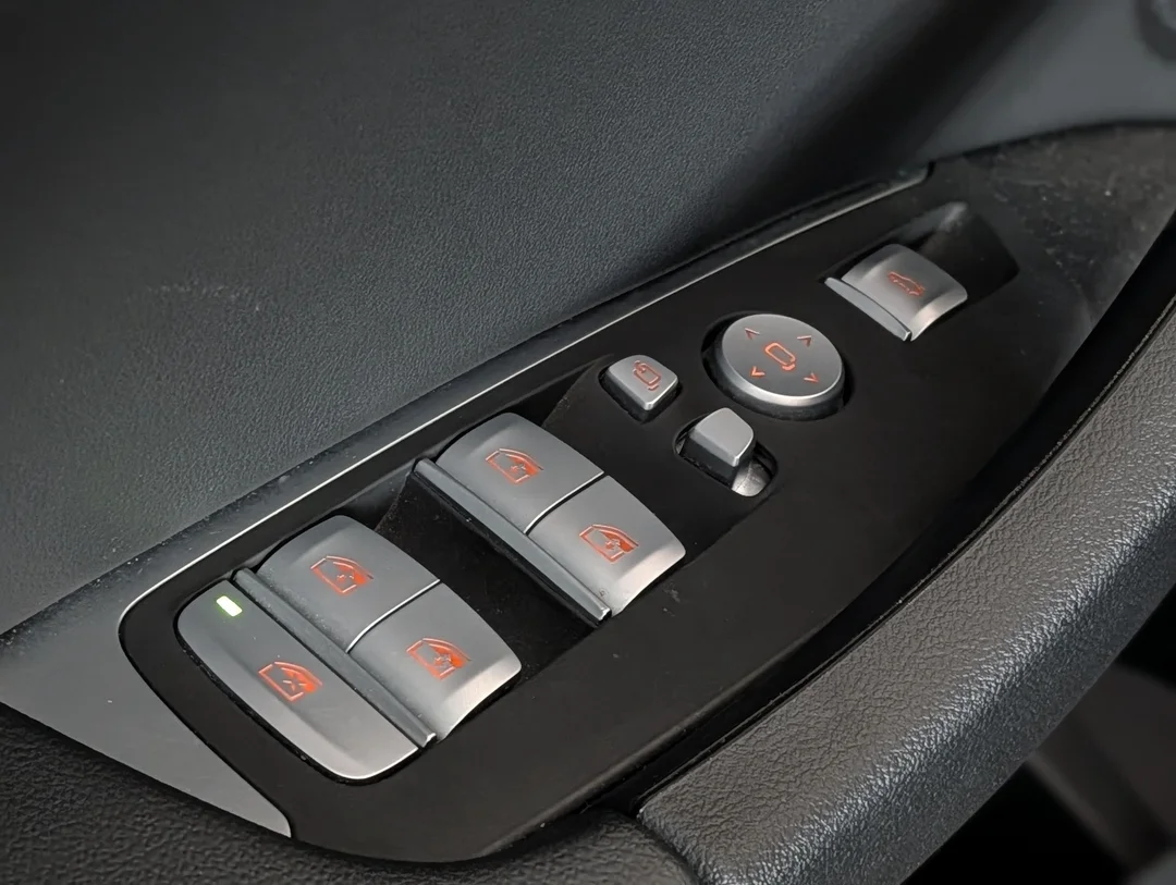 Used 2024 Black BMW xDrive30i - - Turbo I-4 - AWD - Sport Seats - Digital Cluster - Apple CarPlay & More! image 13
