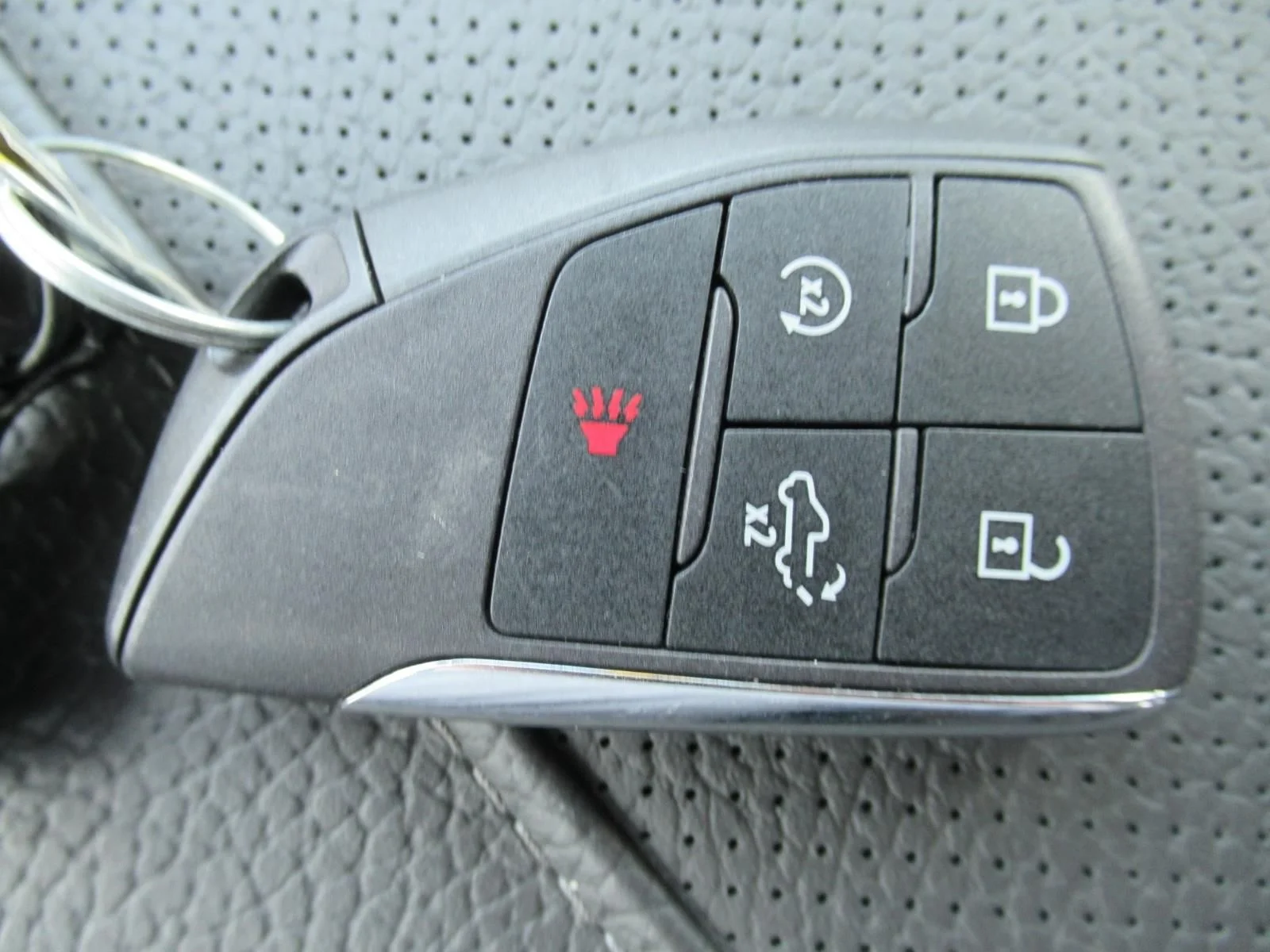 Used 2026  GMC Denali image 34