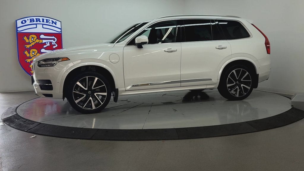 Used 2019 Crystal White Pearl Volvo T8 Inscription image 8