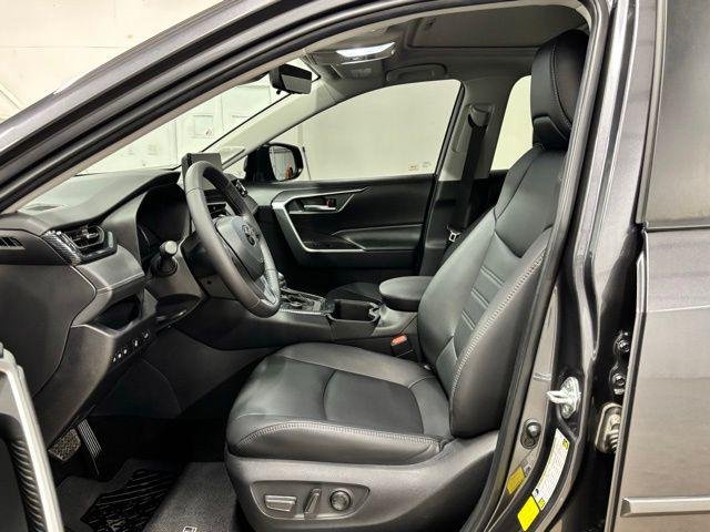 Used 2024 MAGNETIC GRAY MET. Toyota  image 16